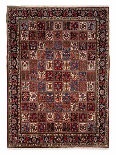 Bakhtiari Rug 250x353cm - Persian Rugs