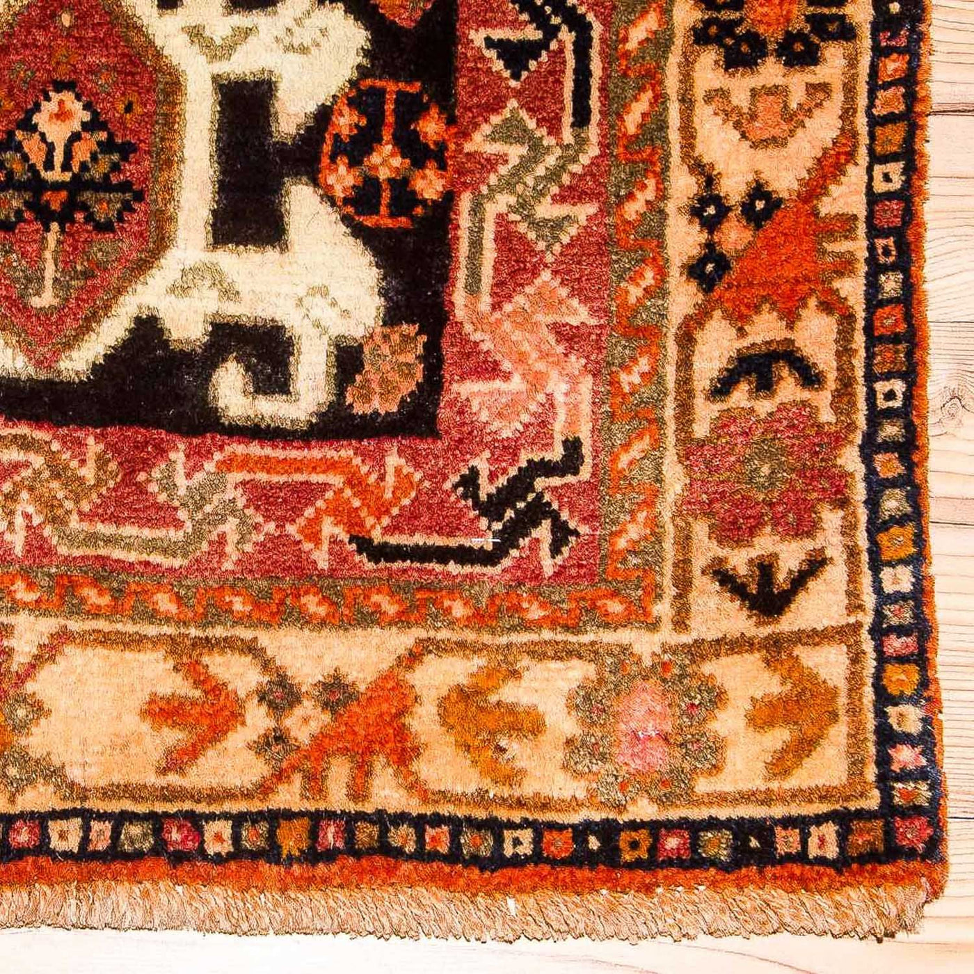 Ghashghai Rug 209x128cm - Persian Rugs