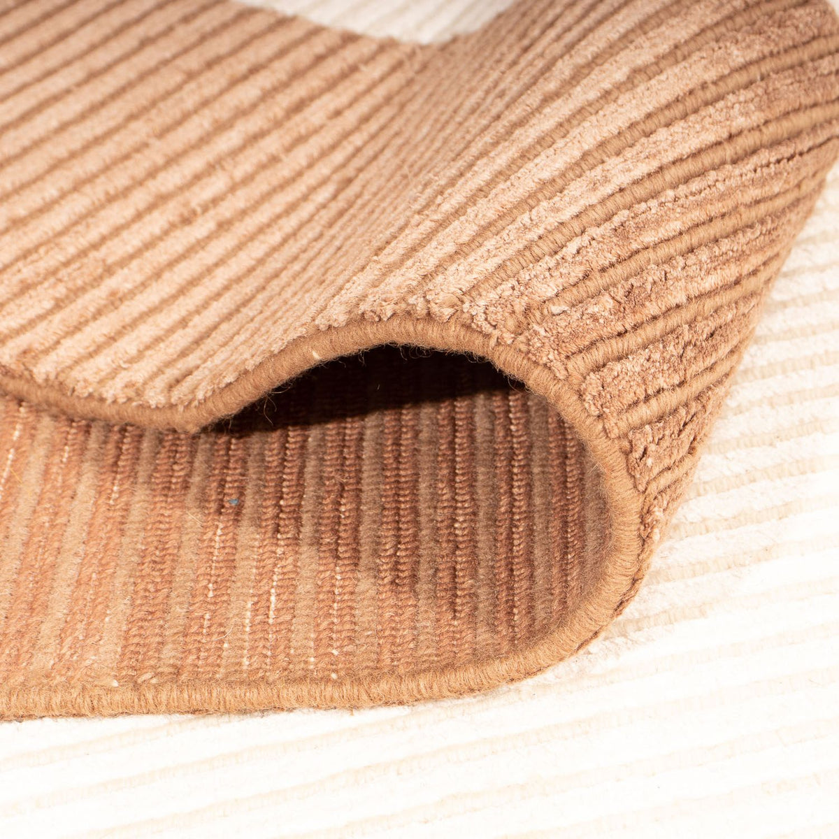 Viscose Rug - 275 x 201 cm - beige