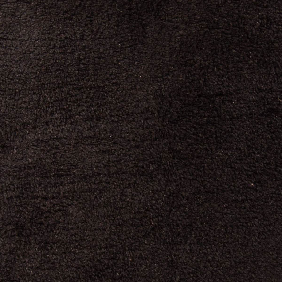 High-Pile Rug - 216 x 150 cm - black