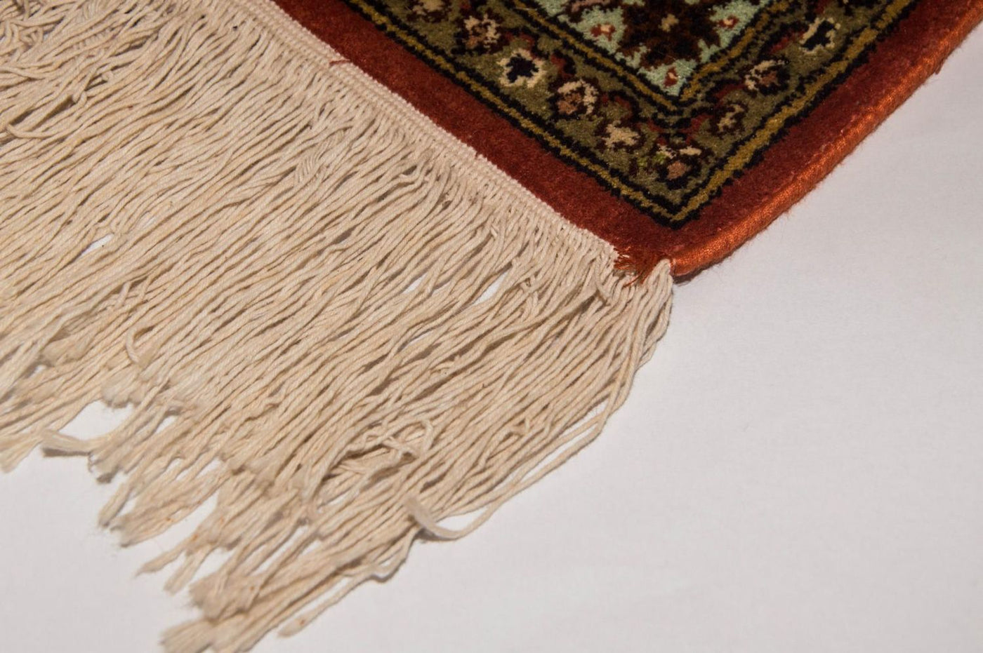 Kashmir Silk Rug 244x168cm - Oriental Rug