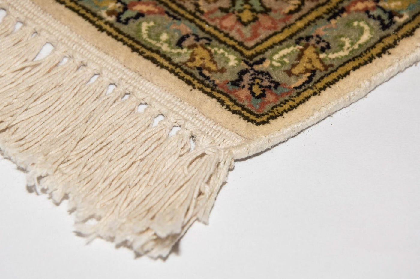 Kashmir Silk Rug 335x243cm - Oriental Rug