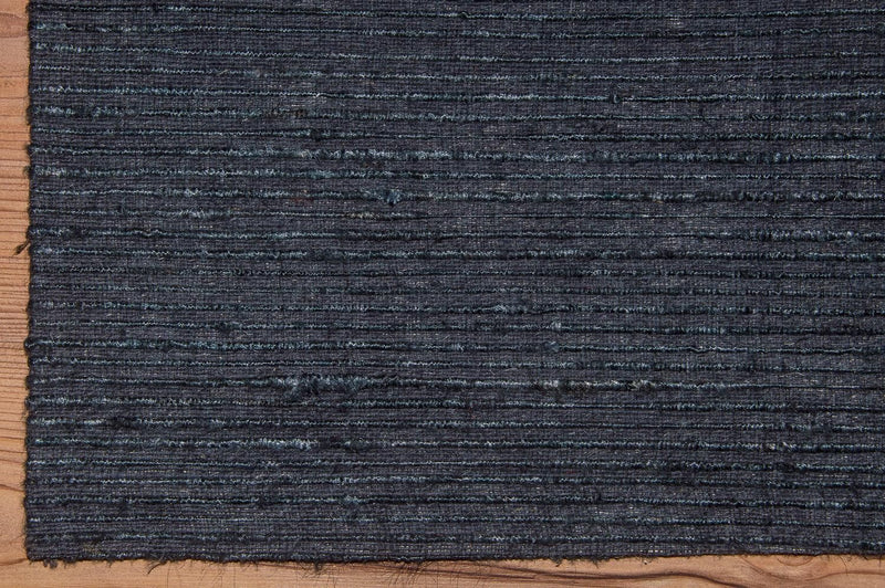 Low-Pile Rug - 180 x 120 cm - black