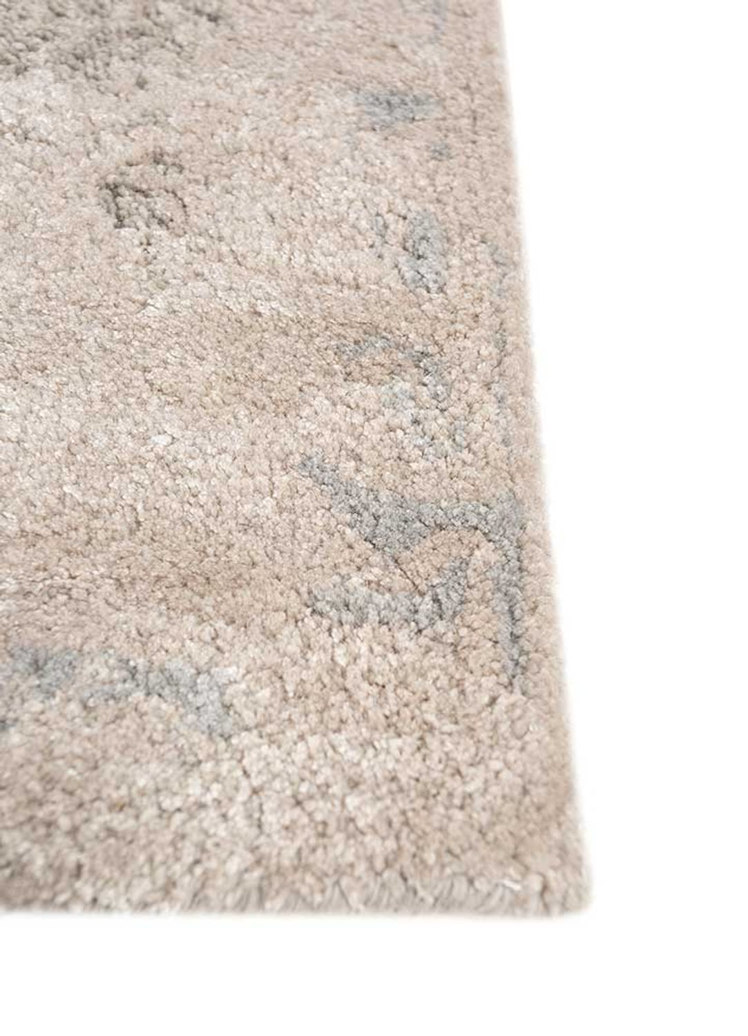 DP02-RUG1079147-240x150