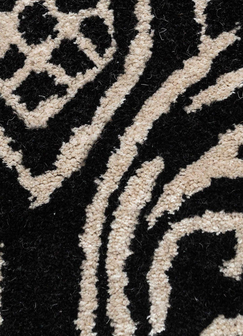 Wool Rug - 240 x 150 cm - black and white