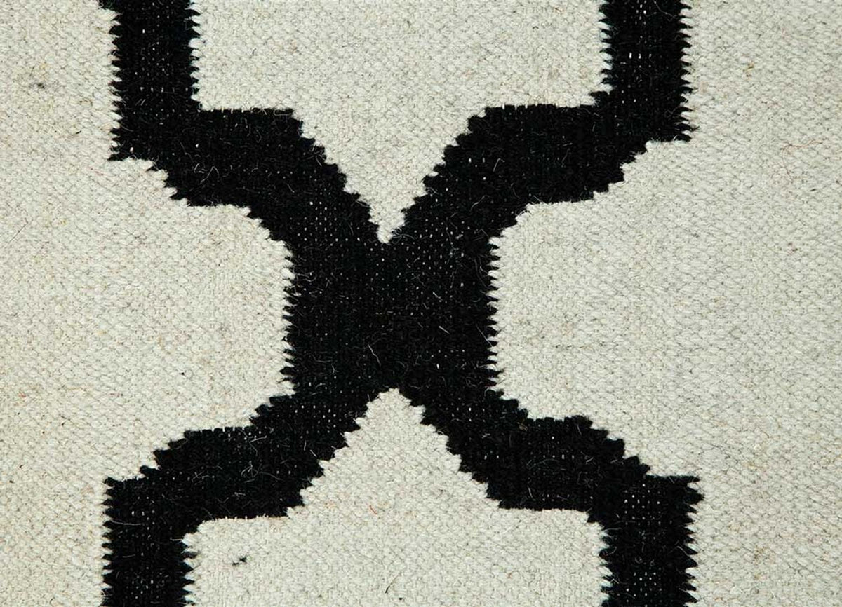 Wool Rug - 240 x 150 cm - black and white