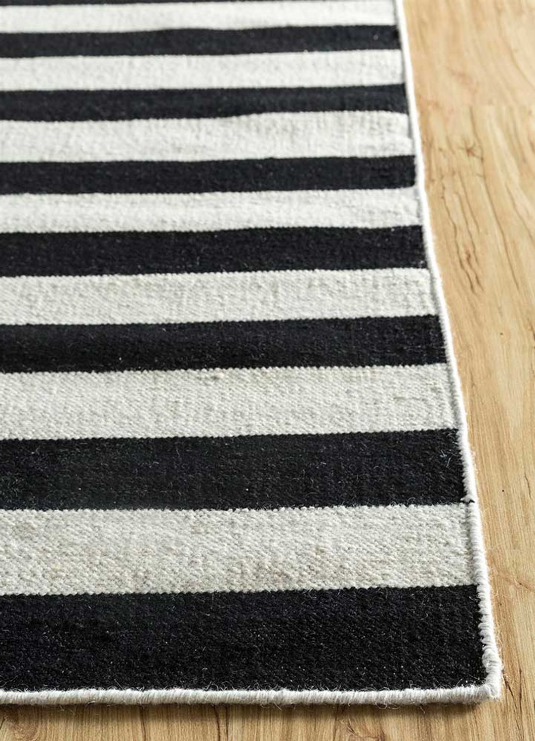 Designer Rug 270x180cm - Designerteppich