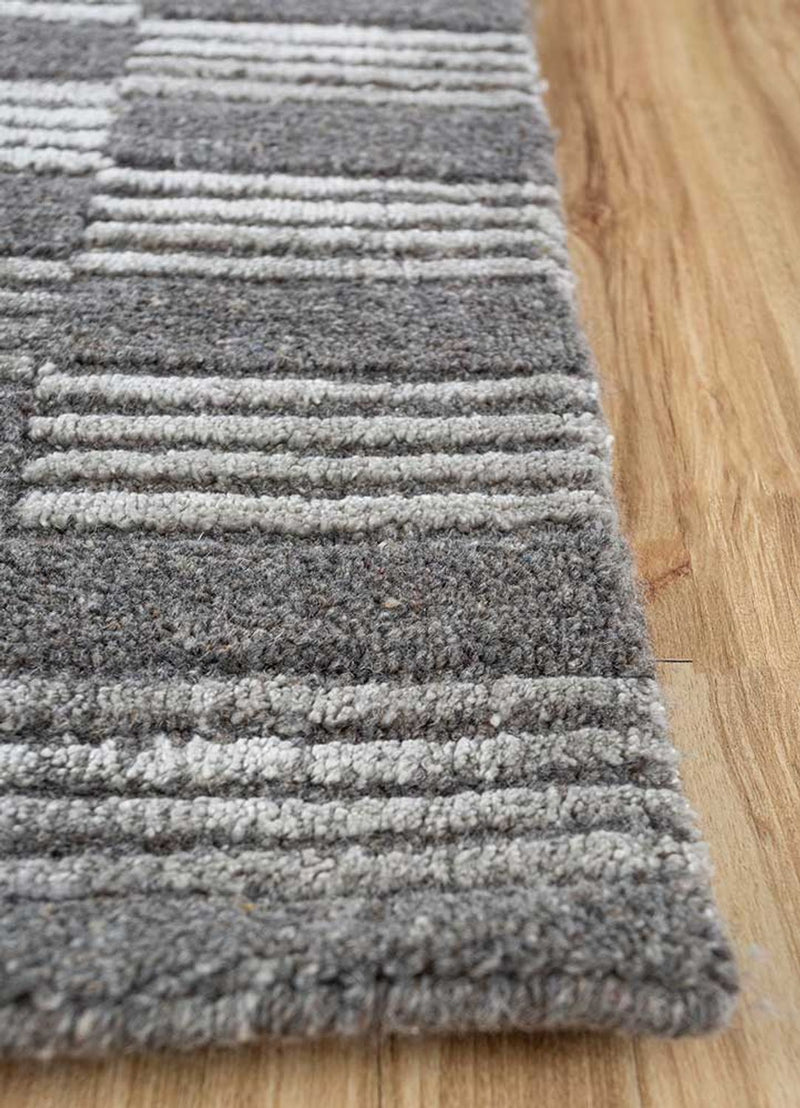 Rug - 300 x 240 cm - black and white