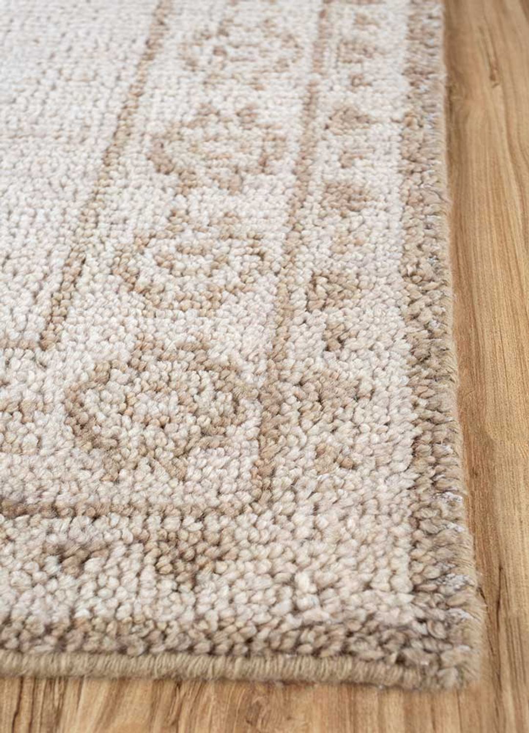 Wool Rug - 270 x 180 cm - cream