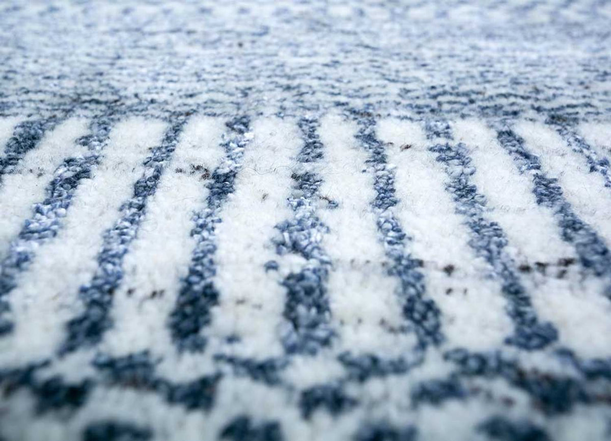 Wool Rug - 270 x 180 cm - blue