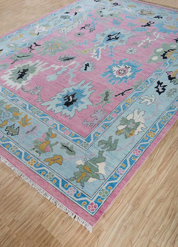 Wool Rug - 270 x 180 cm - rose