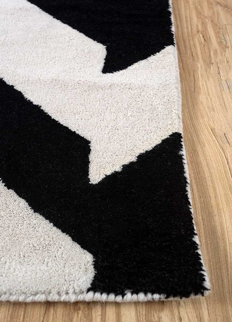 Wool Rug - 235 x 148 cm - black and white