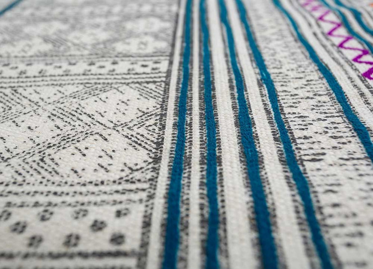 Rug - 180 x 120 cm - multicolored