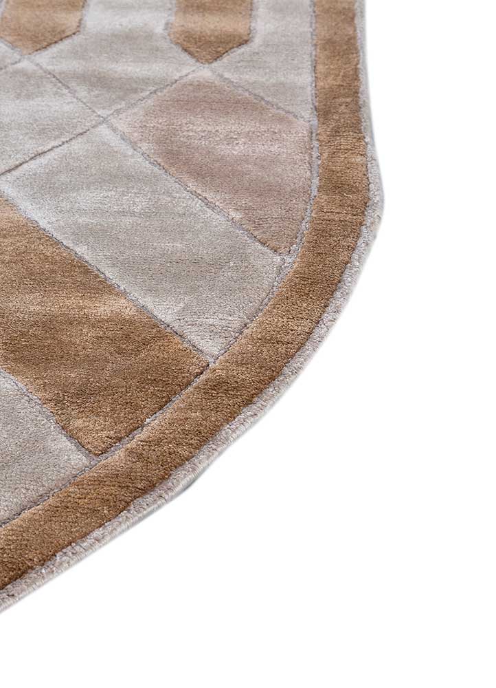 Designer Rug oval  - 270 x 180 cm - brown