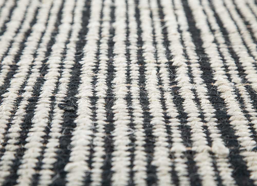 Sisal Rug - 240 x 150 cm - black and white