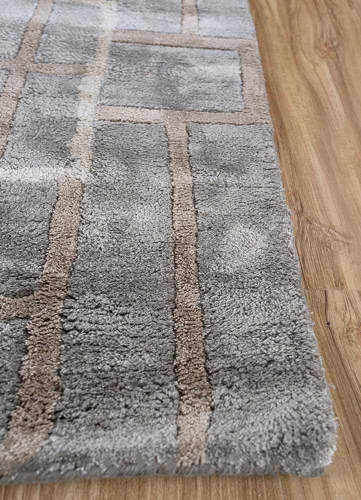 Designer Rug - 270 x 180 cm - grey