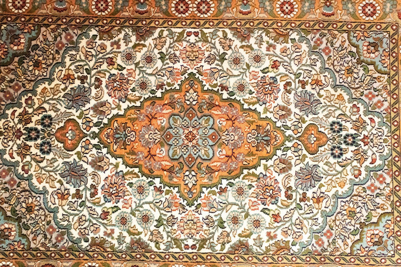 Kashmir Silk Rug 120x80cm - Oriental Rug