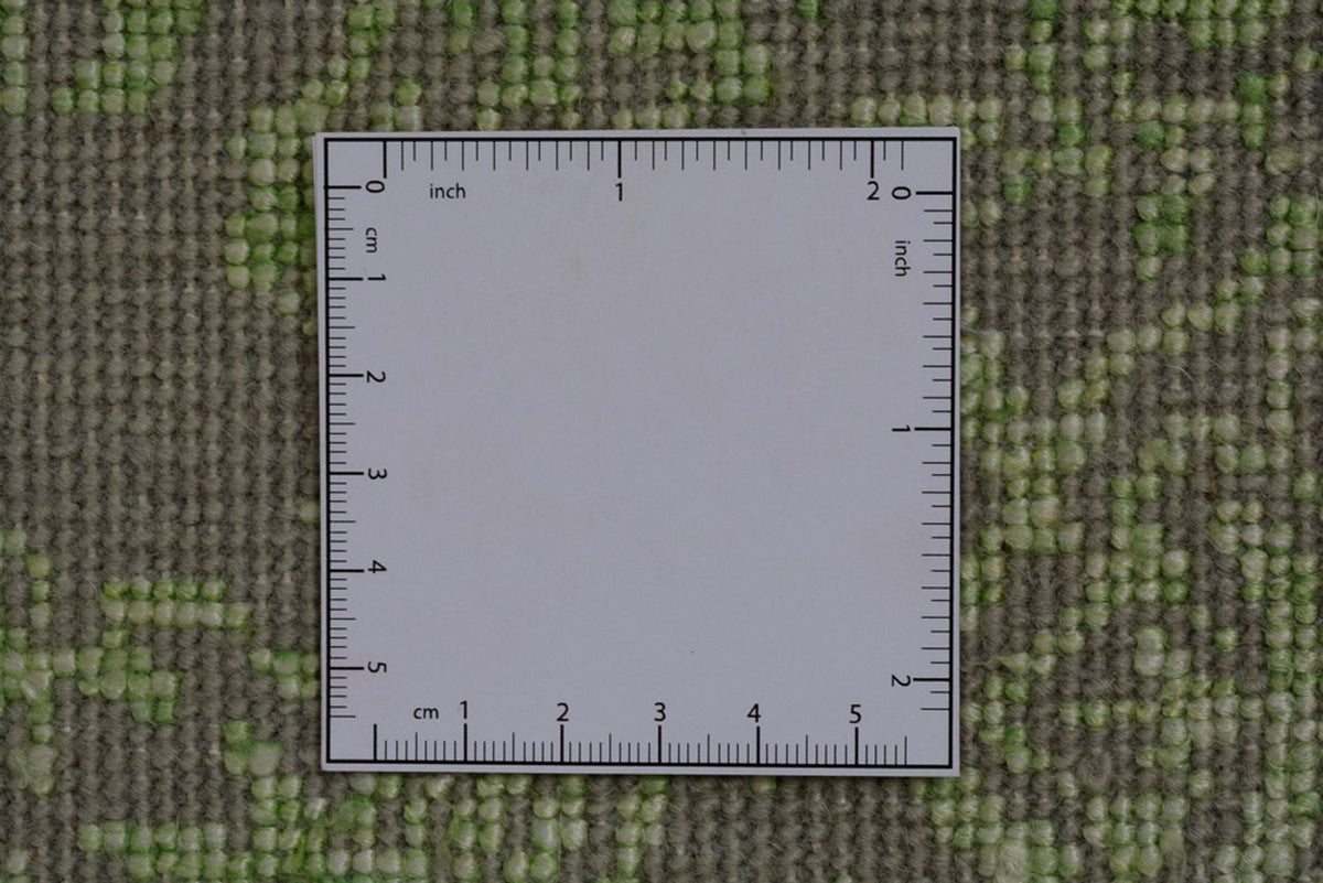 Designer Rug - 259 x 183 cm - light green