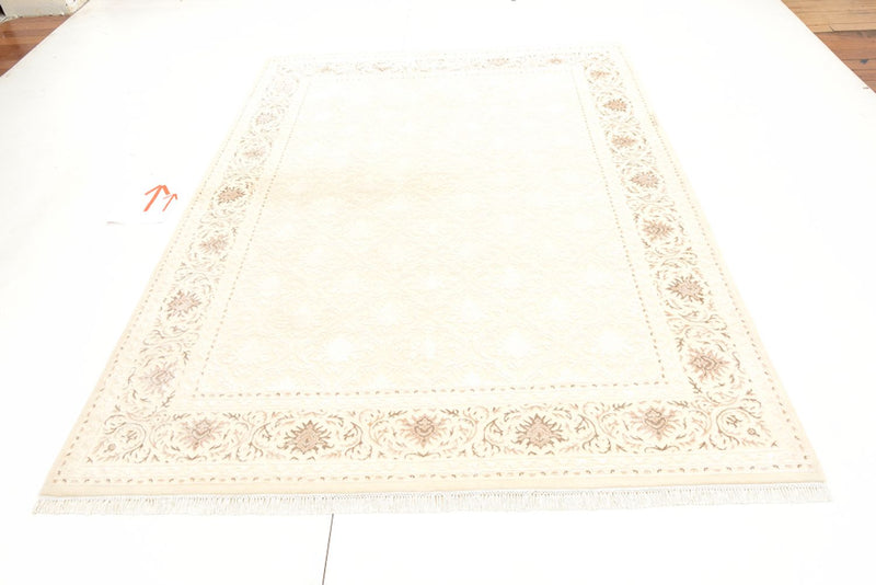 Oriental Rug - 240 x 176 cm - white