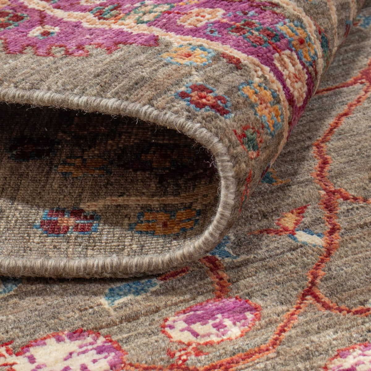 Ziegler Rug - Ariana - 238 x 173 cm - olive green