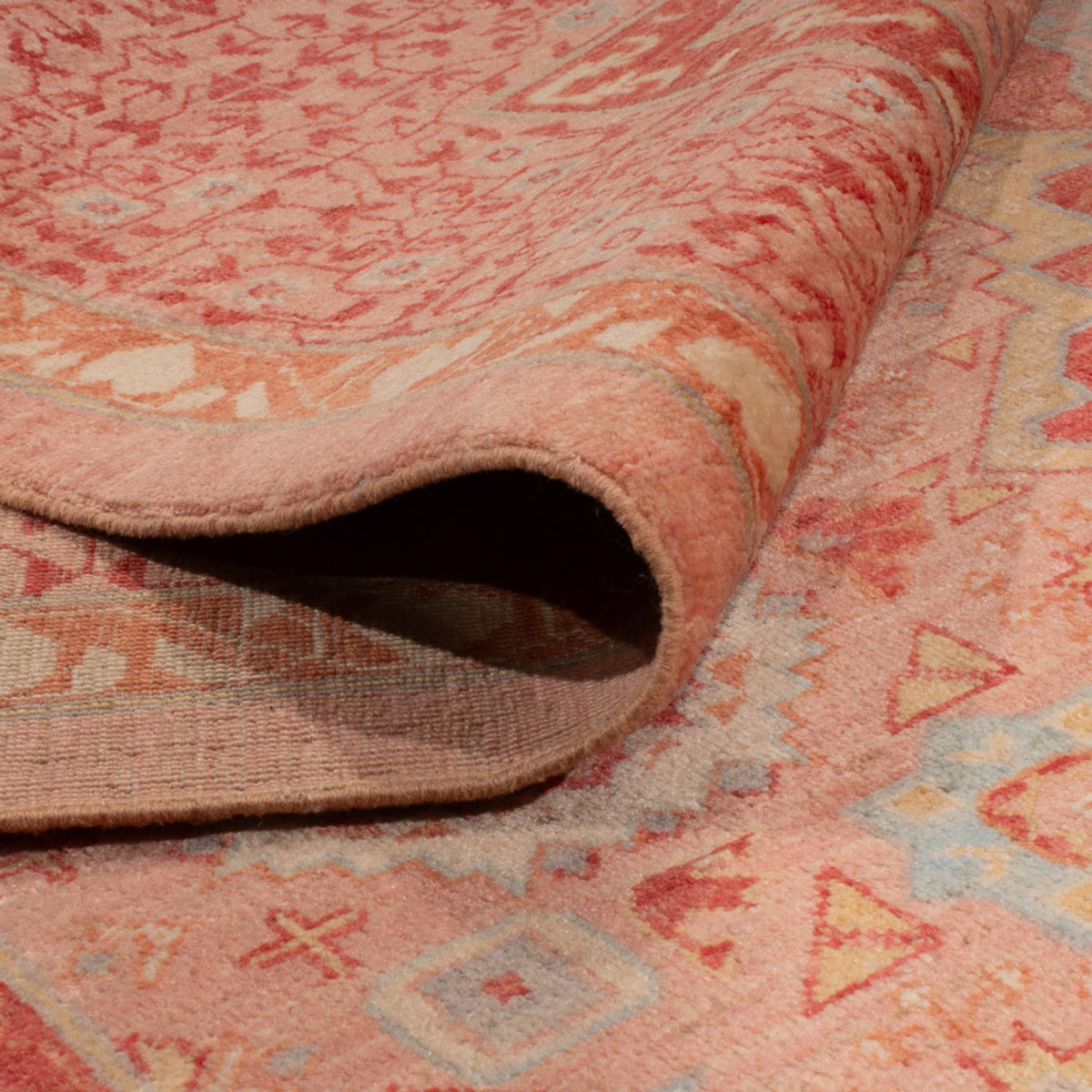 Ziegler Rug - Ariana - 305 x 250 cm - light red