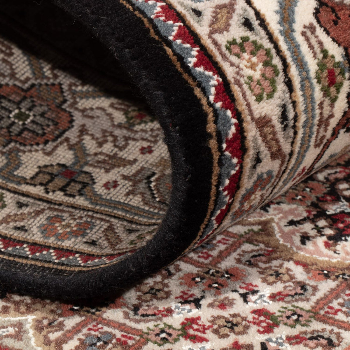 Oriental Rug - Tabriz - 196 x 141 cm - dark grey