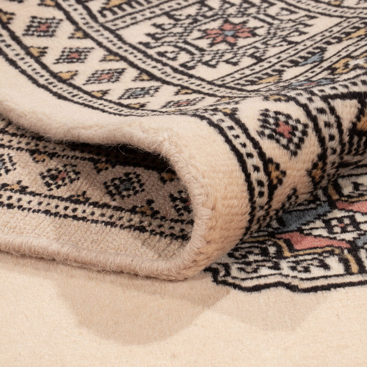 Pakistani Rug - 195 x 124 cm - beige