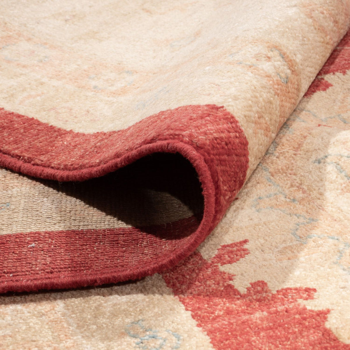 Ziegler Rug - 686 x 402 cm - red