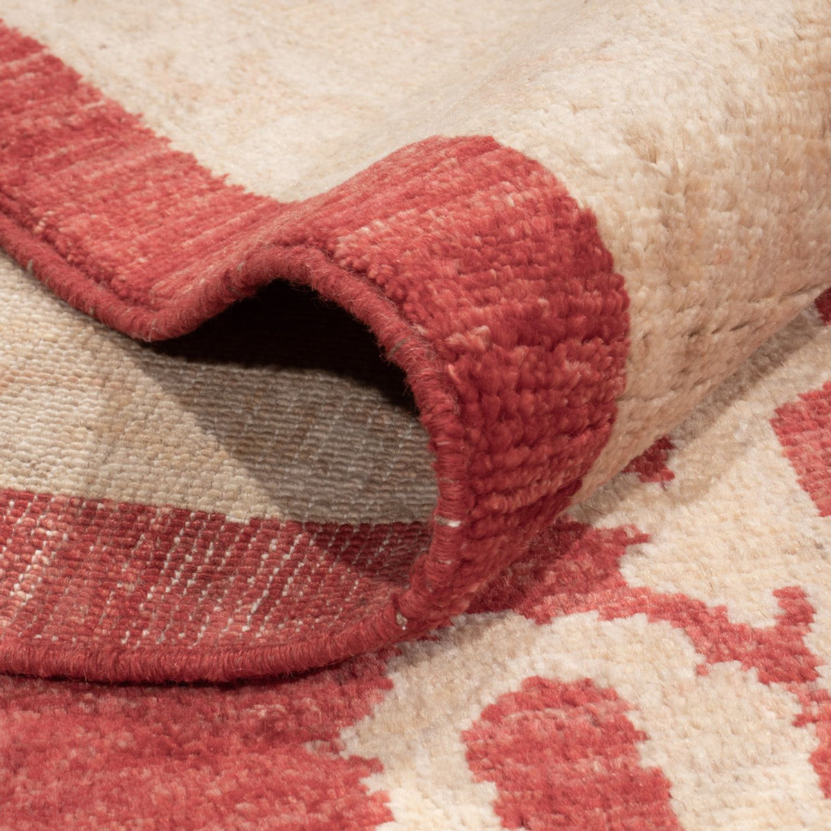 Ziegler Rug - 540 x 352 cm - red