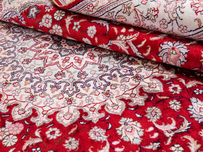 Silk Rug - Chinese Silk - 263 x 180 cm - red