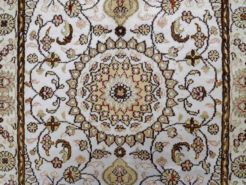 Silk Rug - Chinese Silk - 88 x 59 cm - beige