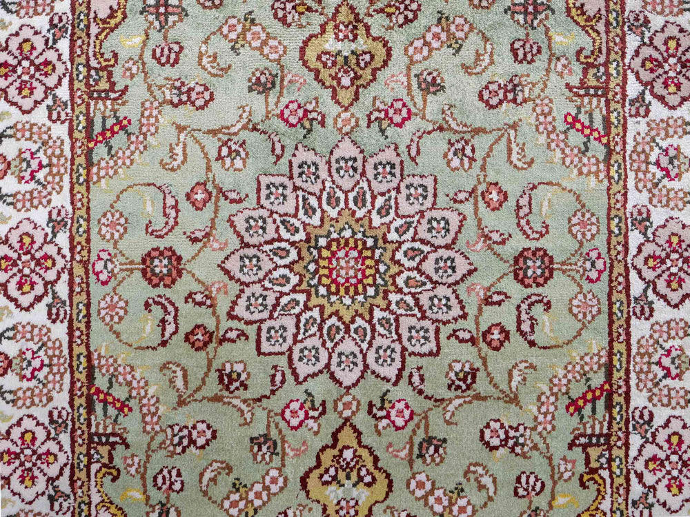 Silk Rug - Chinese Silk - 92 x 63 cm - sand