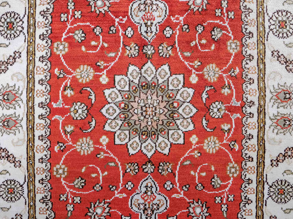 Silk Rug - Chinese Silk - 93 x 61 cm - red