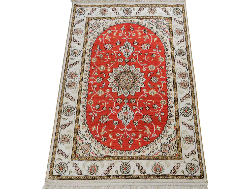 Silk Rug - Chinese Silk - 93 x 61 cm - red