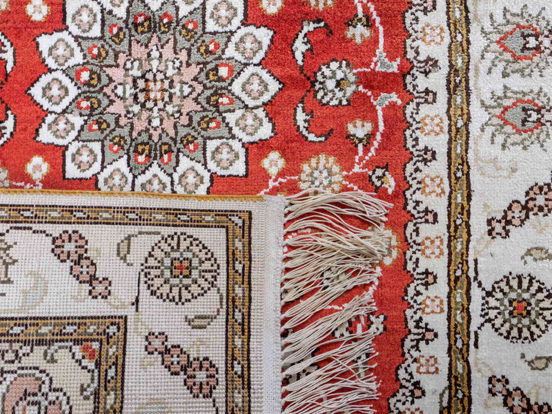 Silk Rug - Chinese Silk - 93 x 61 cm - red