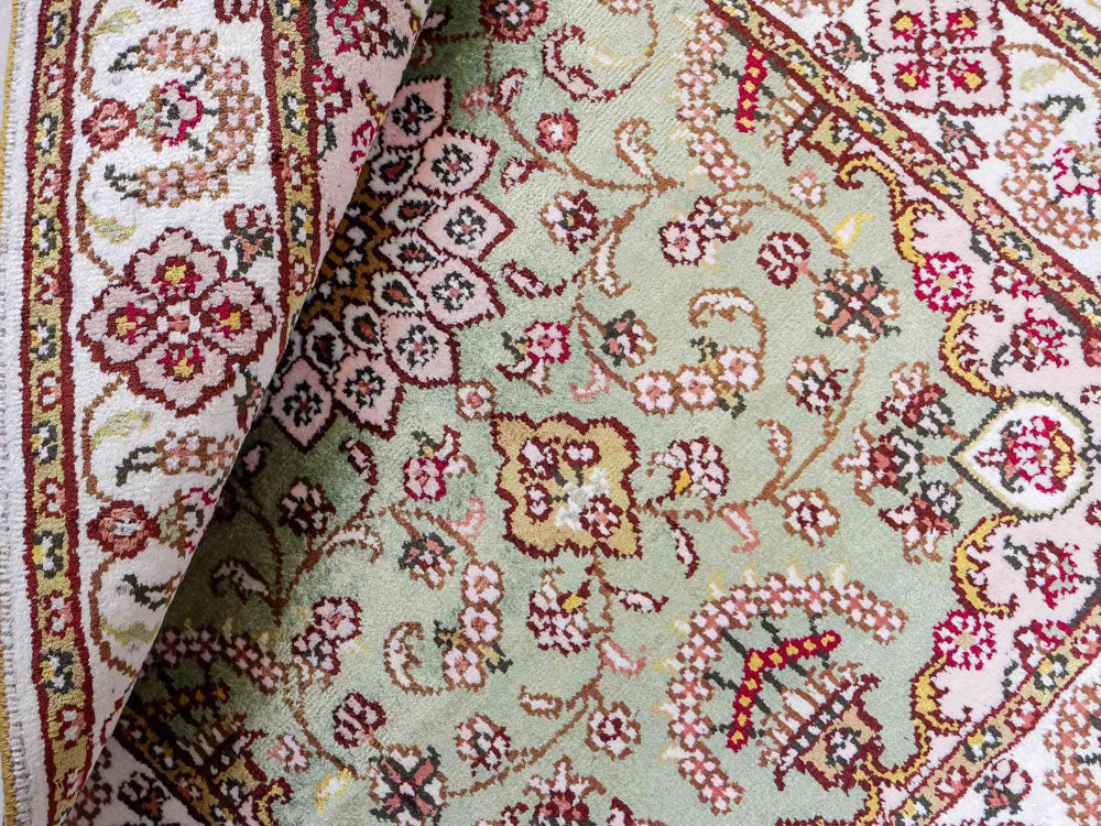 Silk Rug - Chinese Silk - 93 x 63 cm - sand