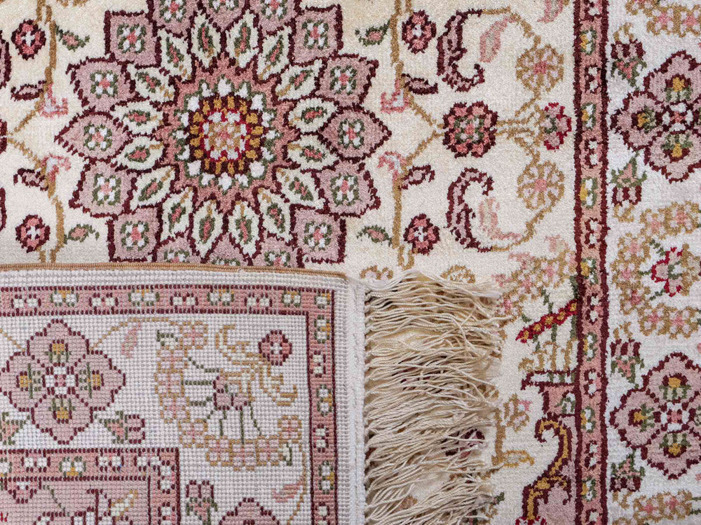 Silk Rug - Chinese Silk - 88 x 59 cm - light beige