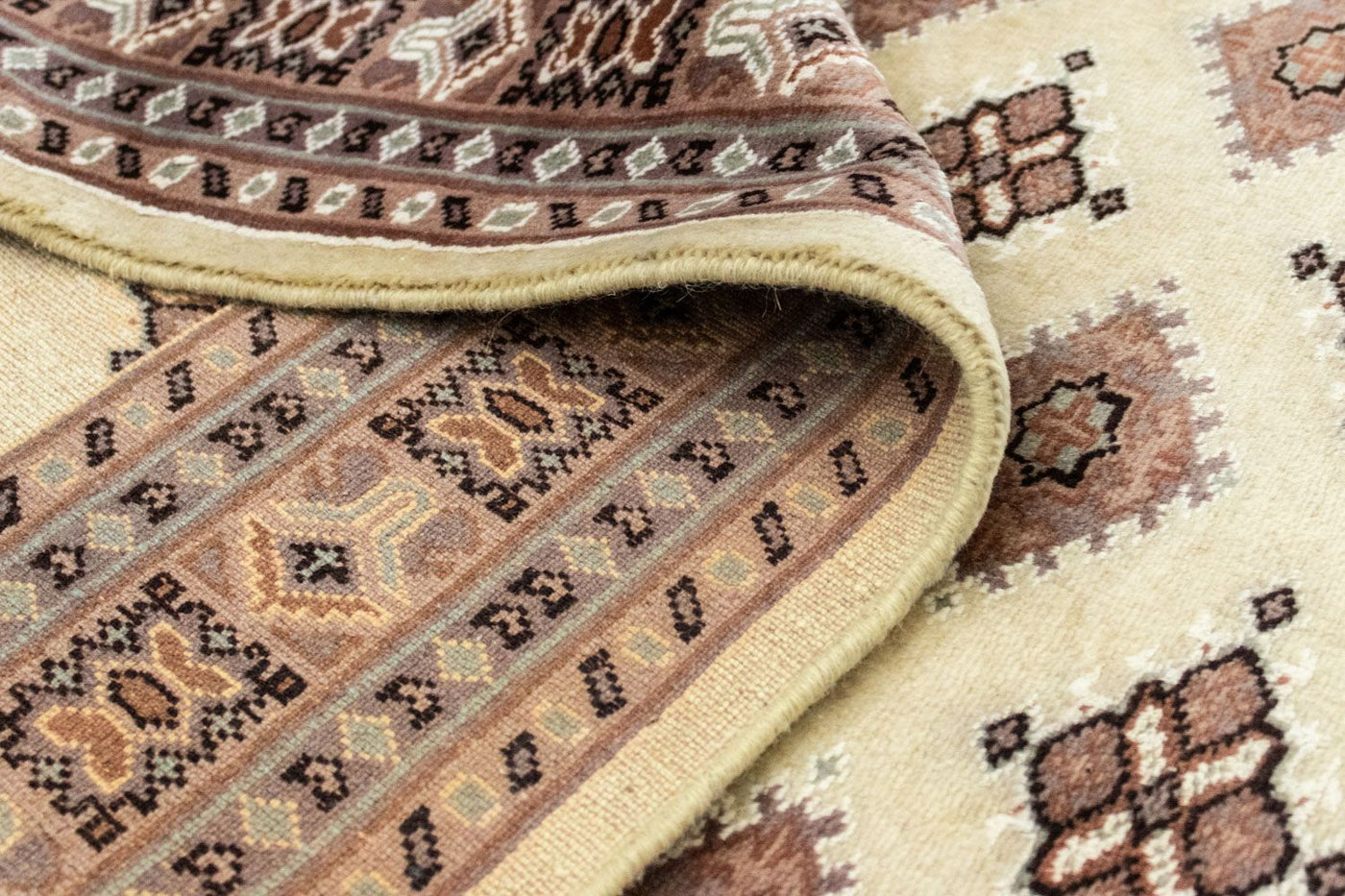 Pakistani Rug 188x126cm - Oriental Rug