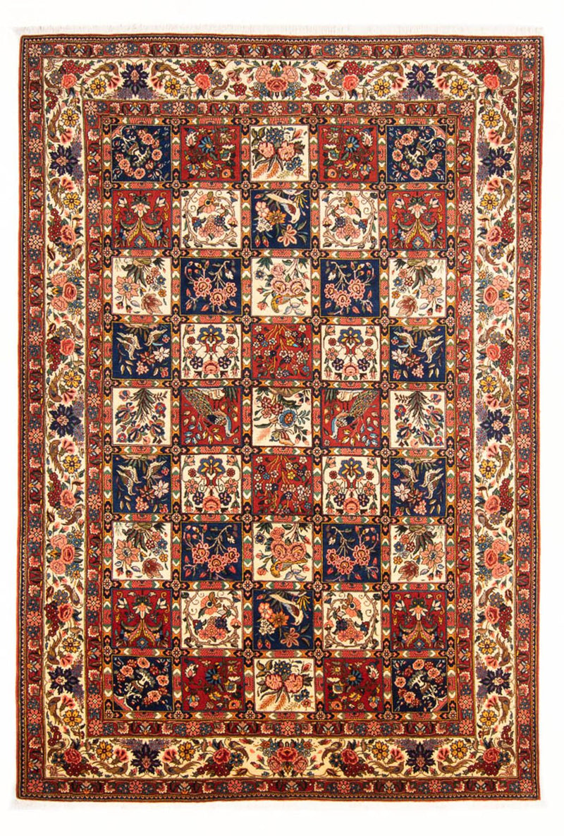 Bakhtiari Rug 310x203cm - Persian Rugs