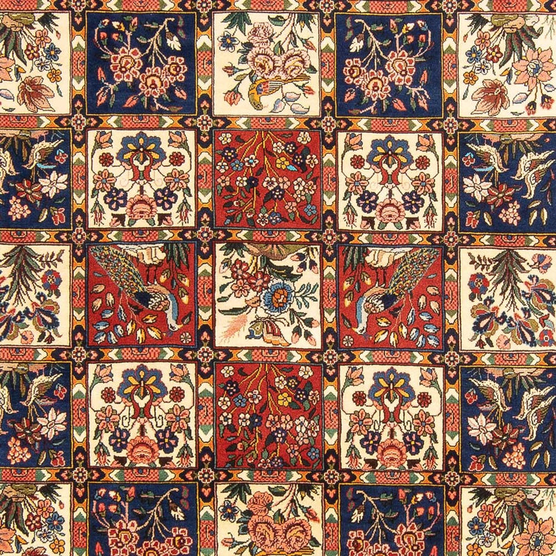 Bakhtiari Rug 310x203cm - Persian Rugs