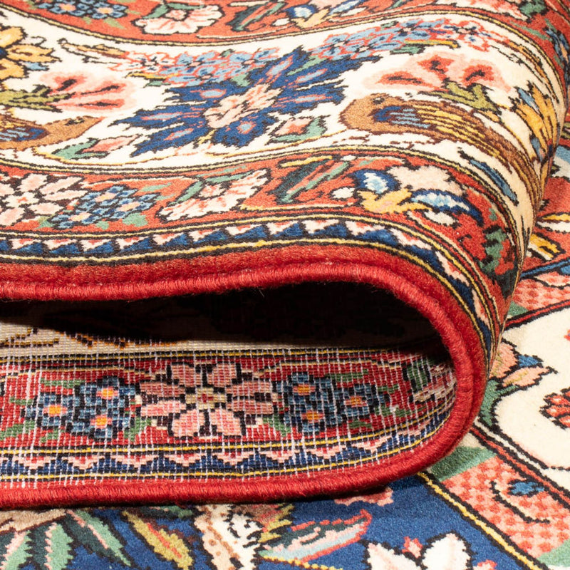 Bakhtiari Rug 310x203cm - Persian Rugs