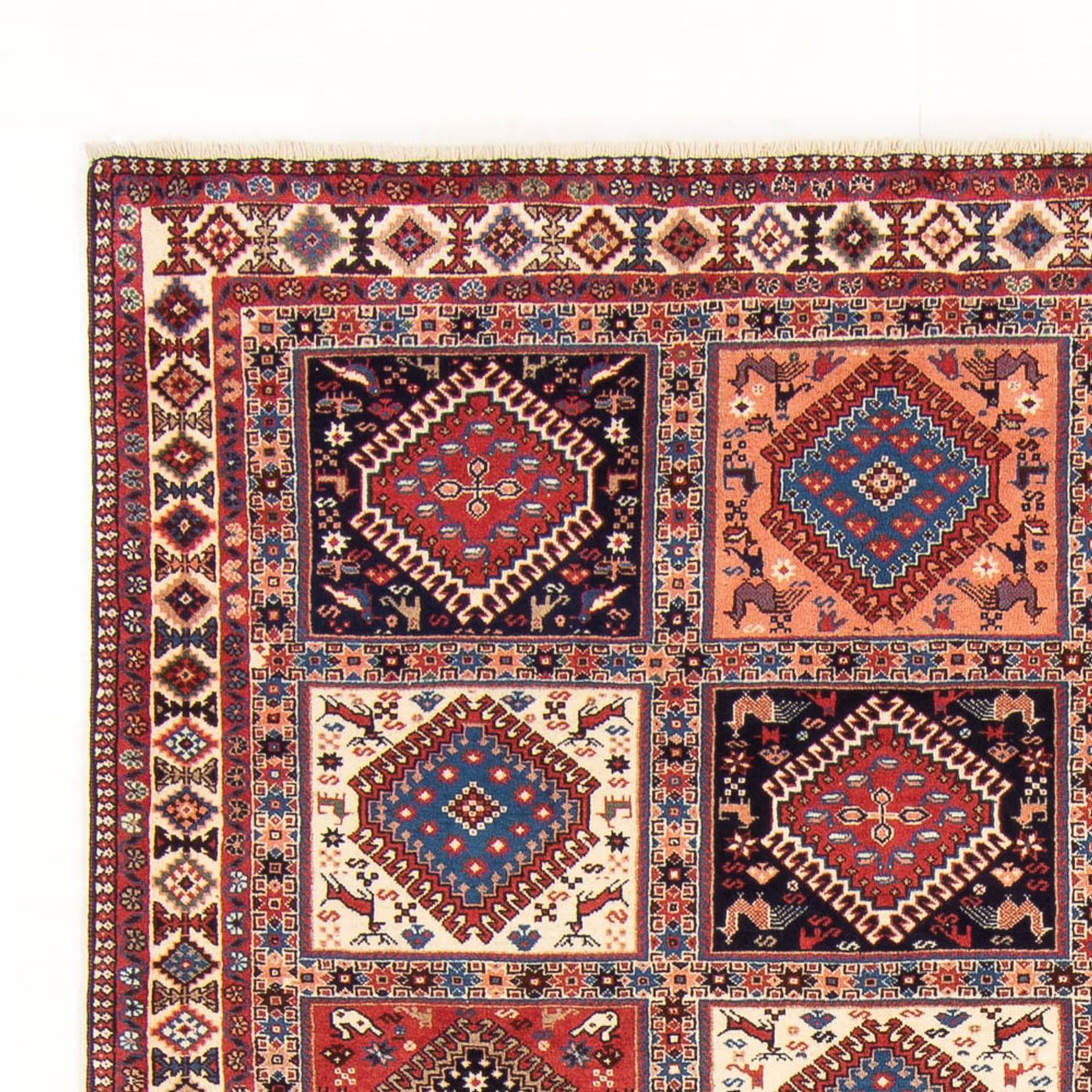 Bakhtiari Rug 247x203cm - Persian Rugs
