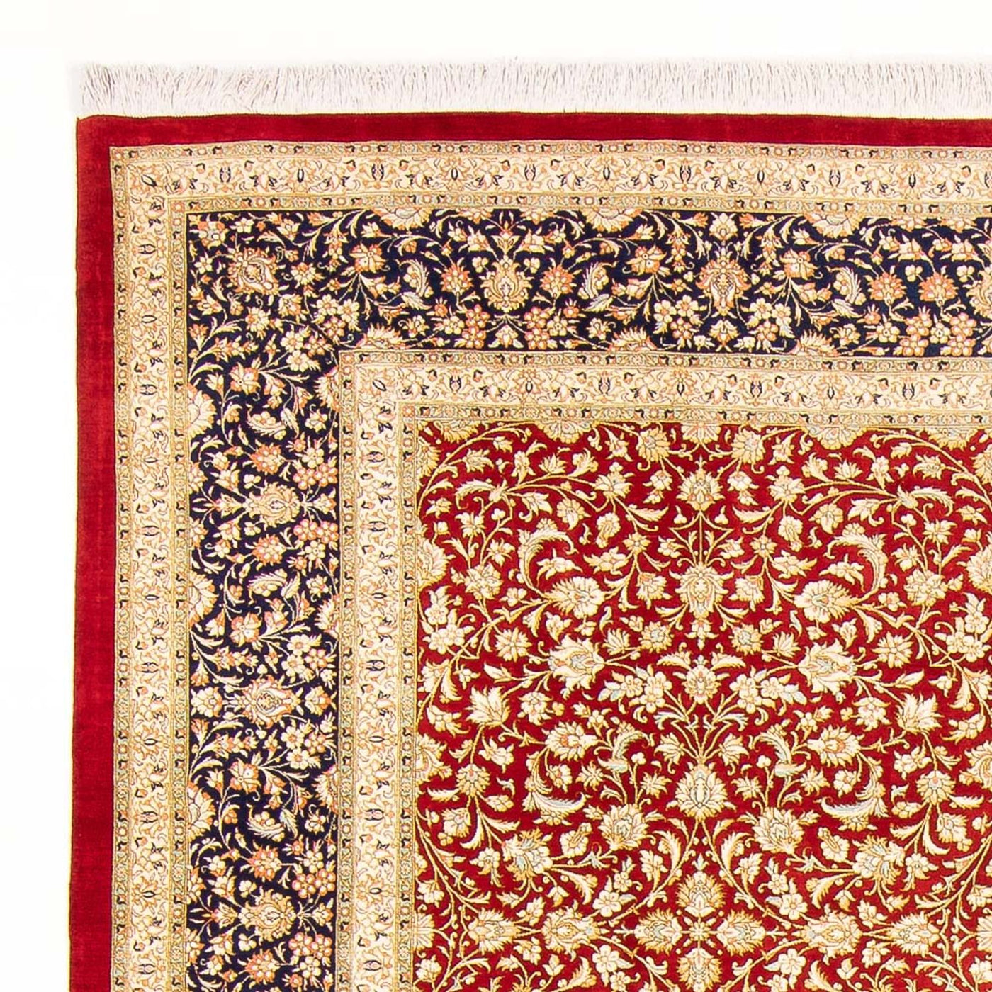 Qom Silk Rug 294x197cm - Persian Rugs