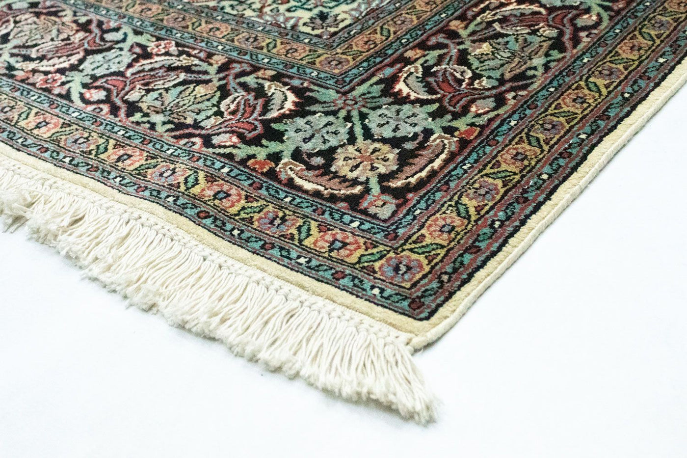 Kashmir Silk Rug 218x153cm - Oriental Rug