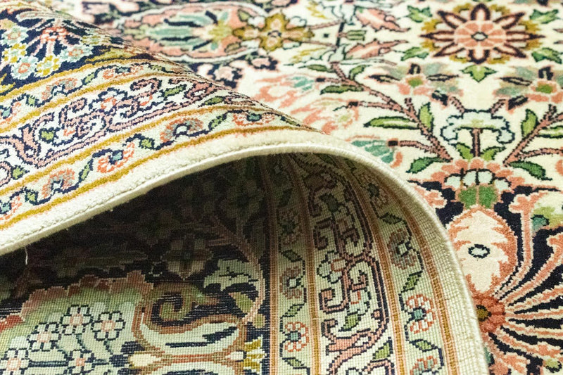 Kashmir Silk Rug 316x211cm - Oriental Rug