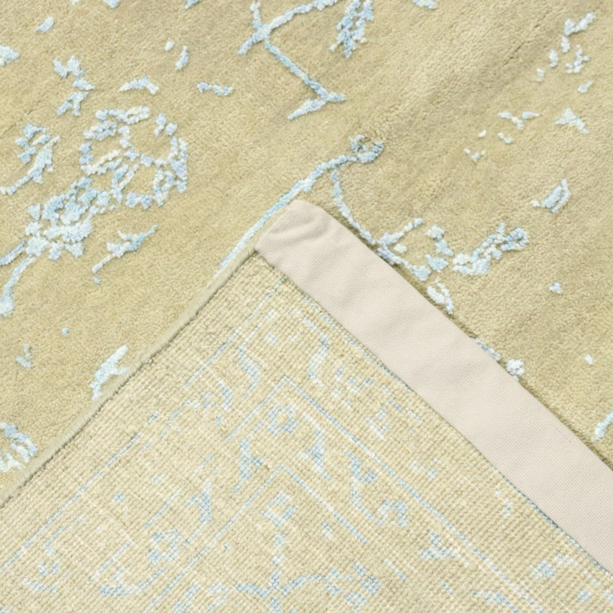 Designer Rug - 306 x 243 cm - light blue