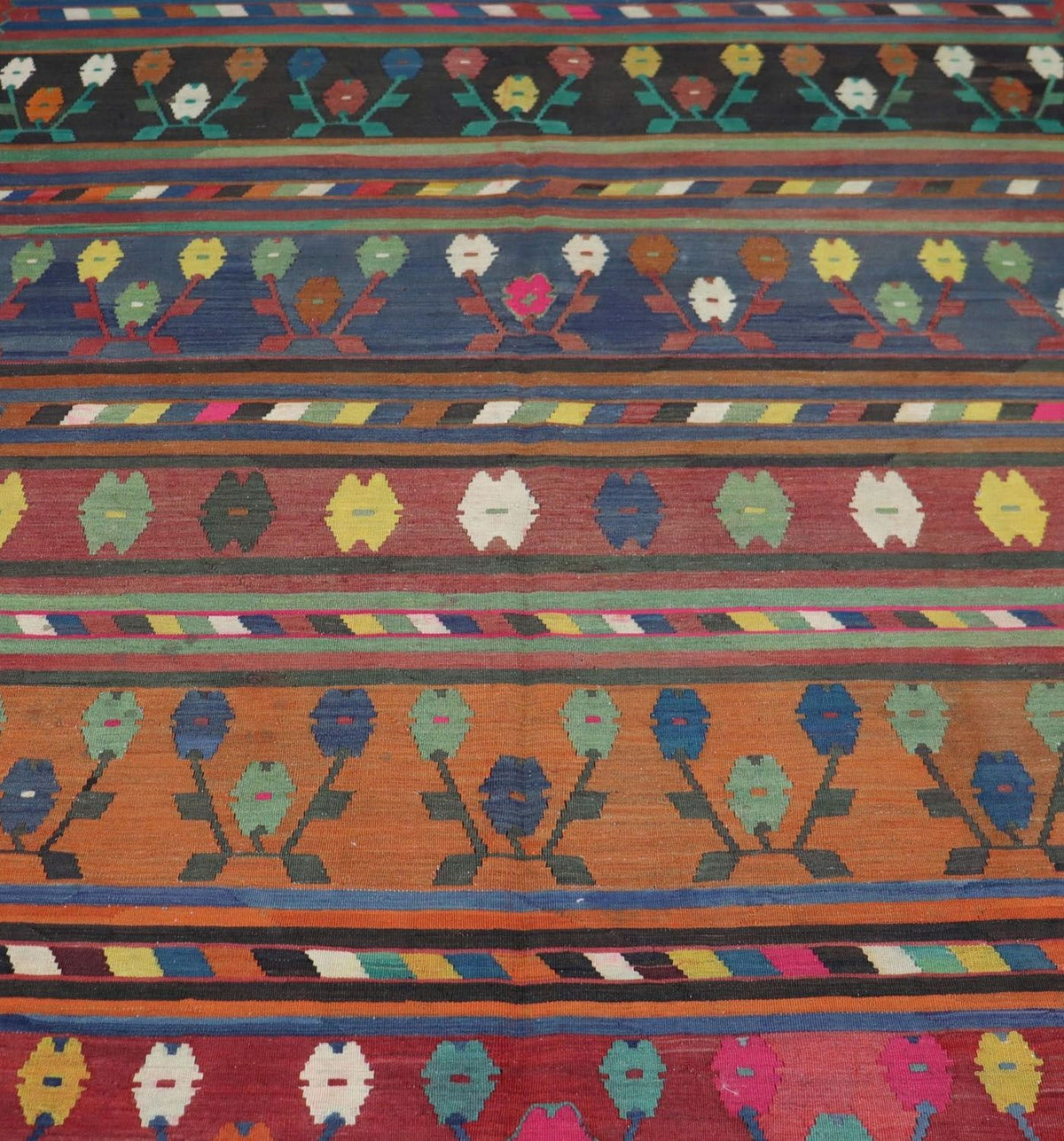 Kelim Rug - Oriental - 244 x 174 cm - multicolored