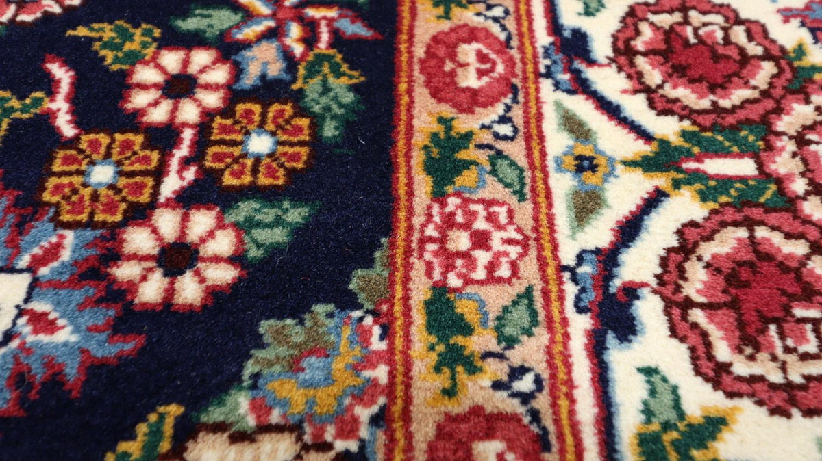 Oriental Rug - 215 x 123 cm - black