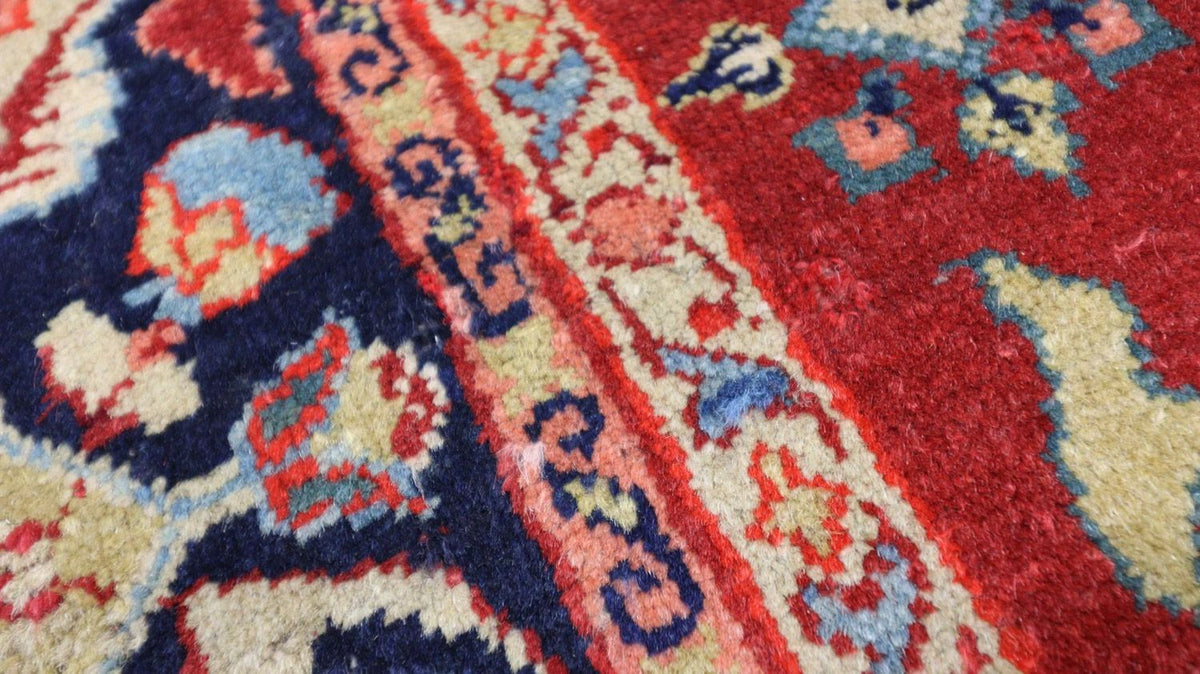 Oriental Rug - 205 x 139 cm - dark red