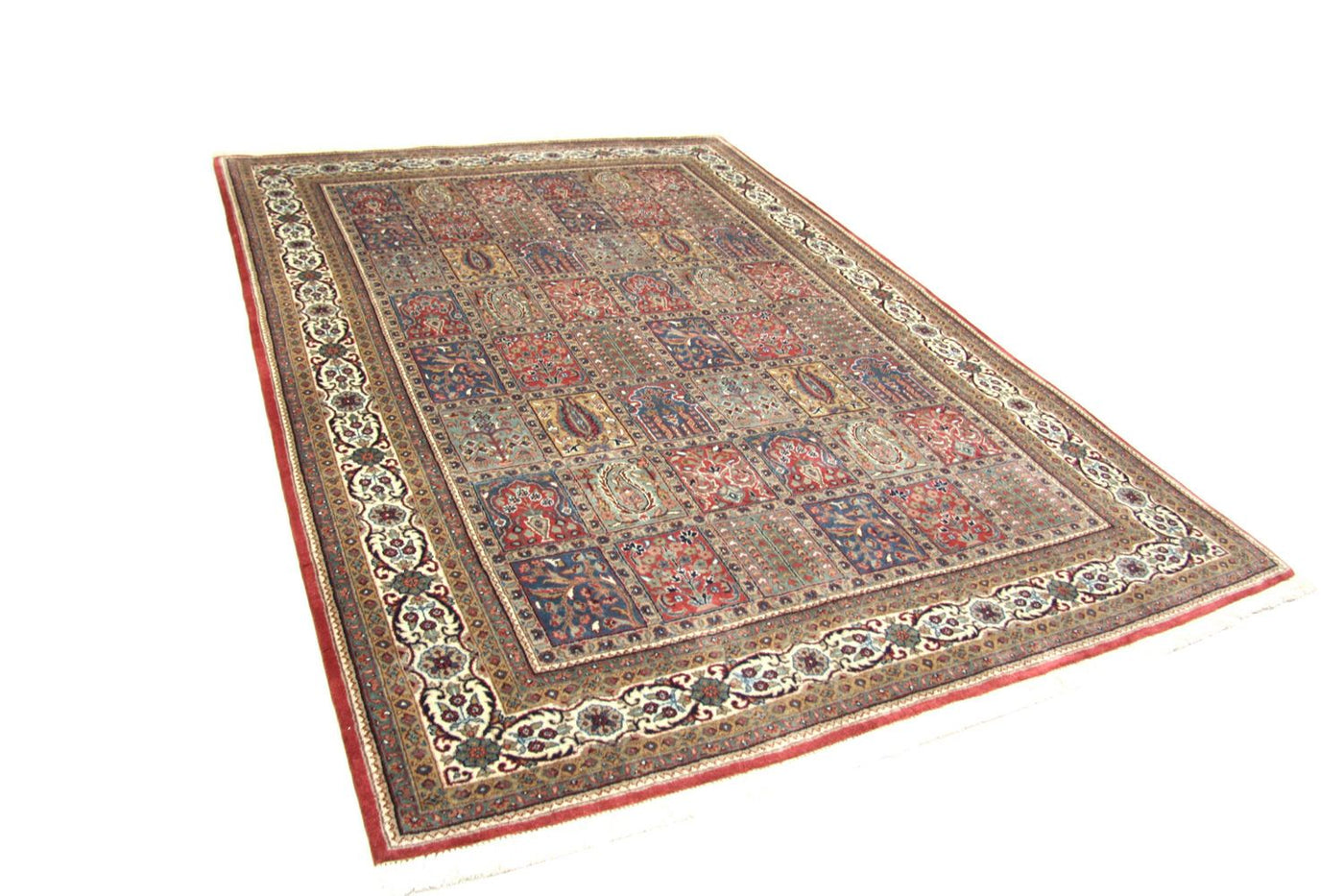 Bakhtiari Rug 236x171cm - Persian Rugs